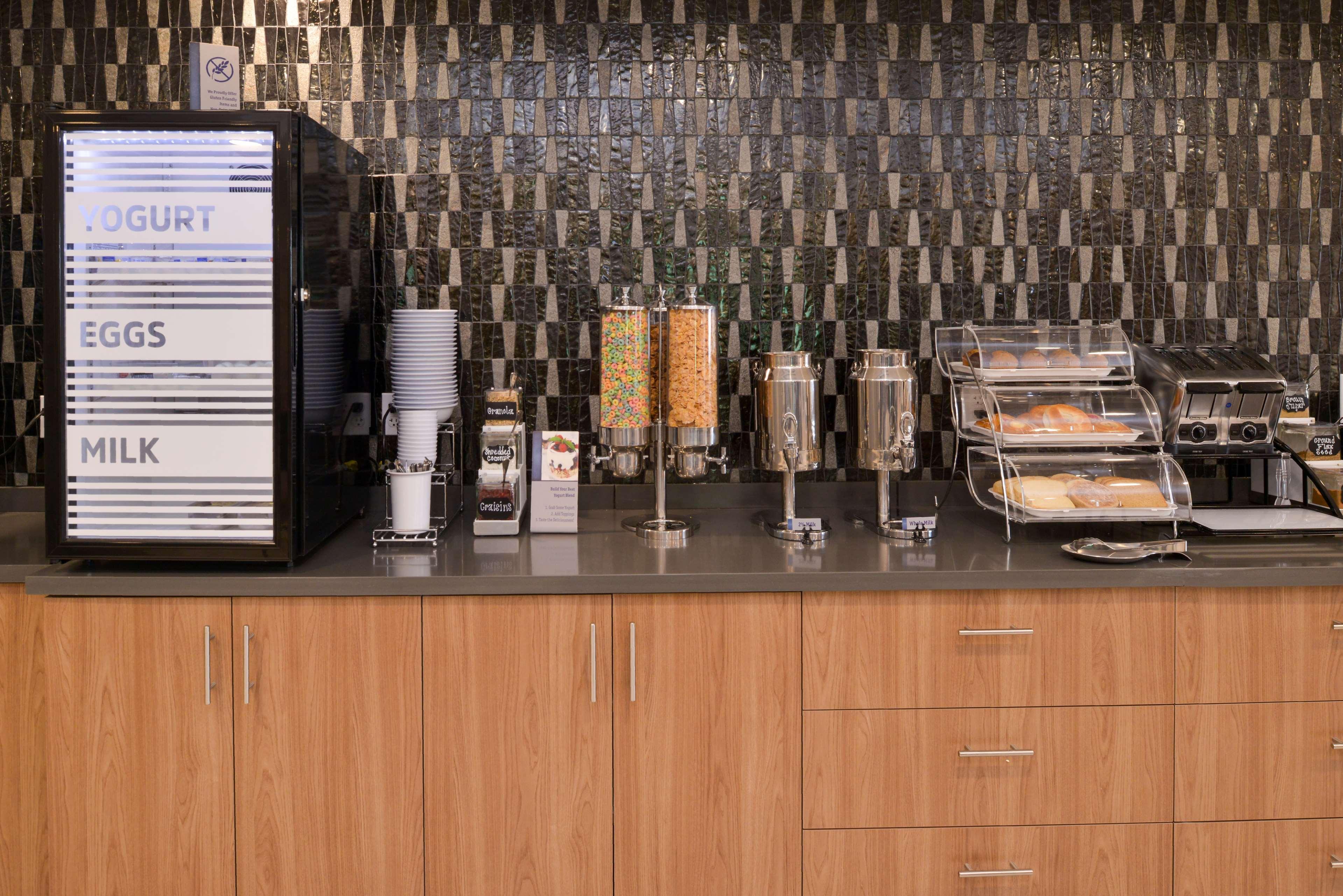 Best Western Plus West Covina Inn מראה חיצוני תמונה