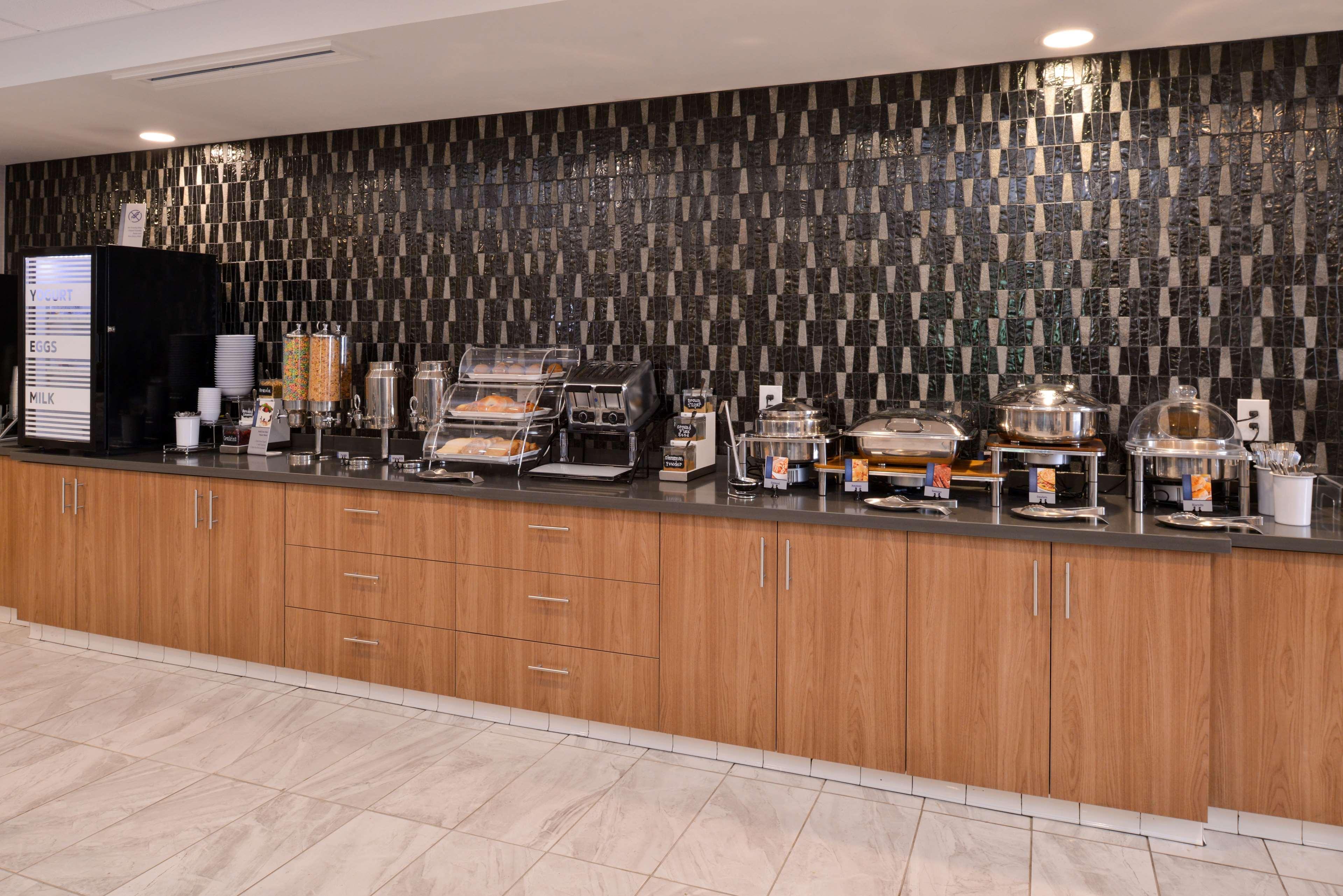 Best Western Plus West Covina Inn מראה חיצוני תמונה