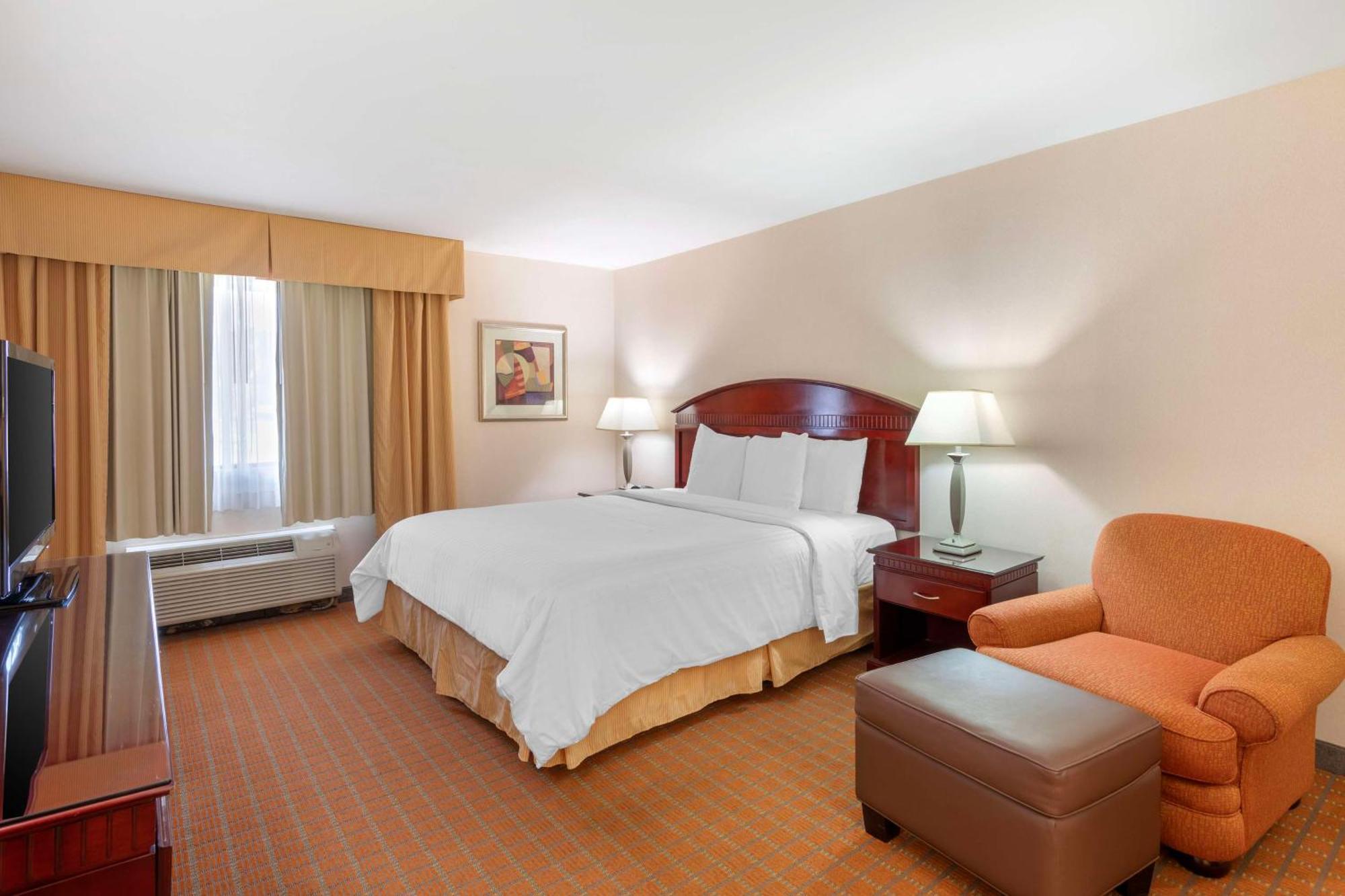 Best Western Plus West Covina Inn מראה חיצוני תמונה