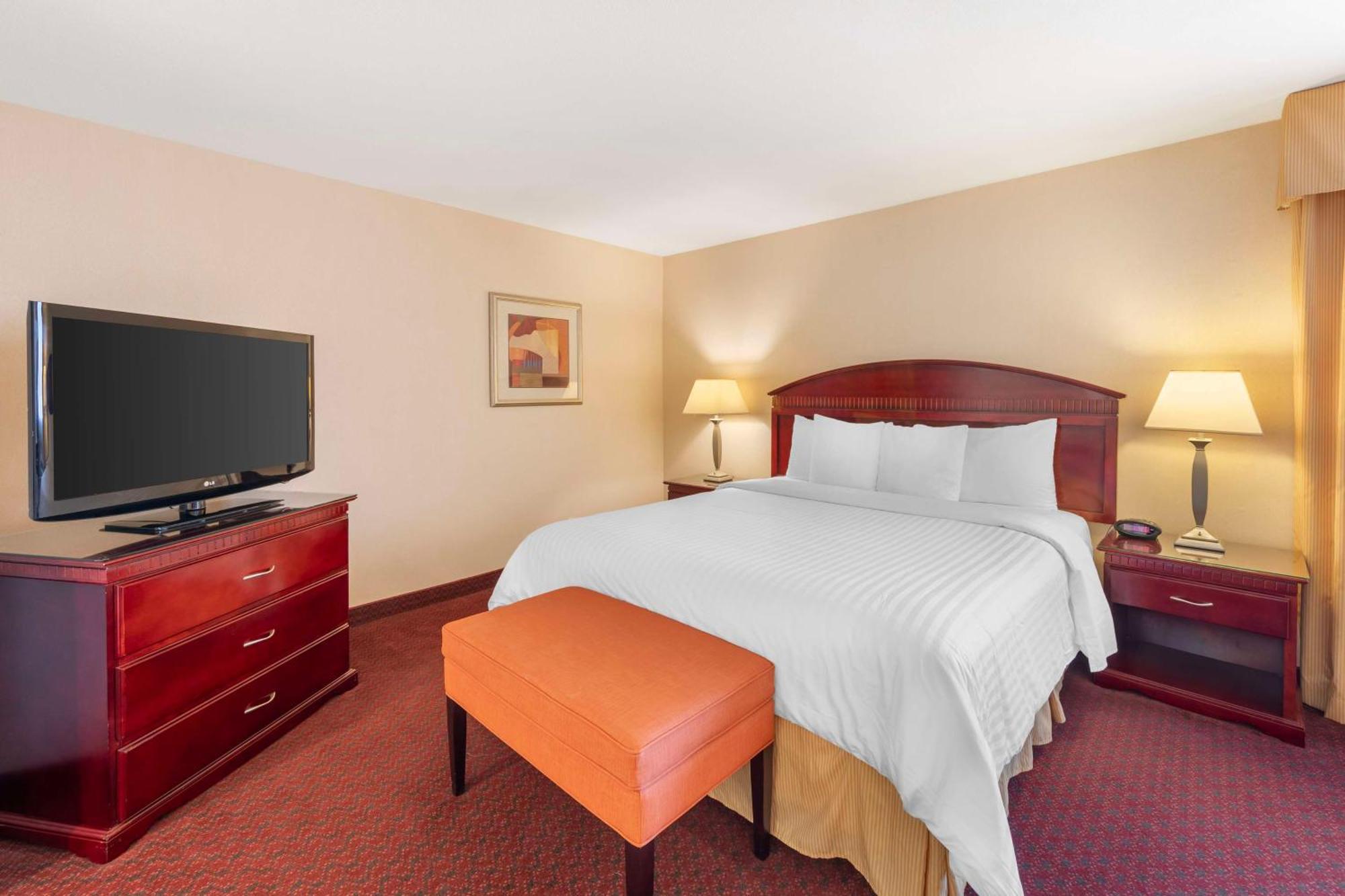 Best Western Plus West Covina Inn מראה חיצוני תמונה