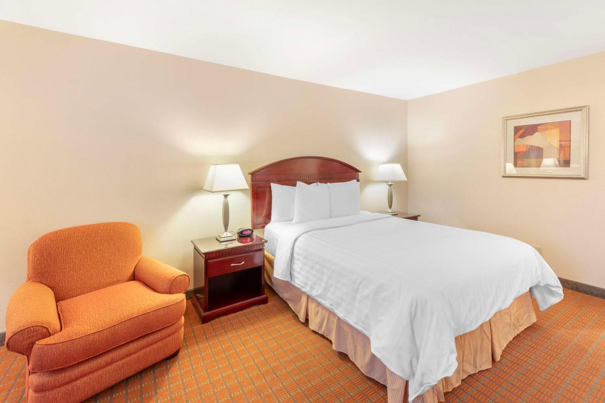 Best Western Plus West Covina Inn מראה חיצוני תמונה
