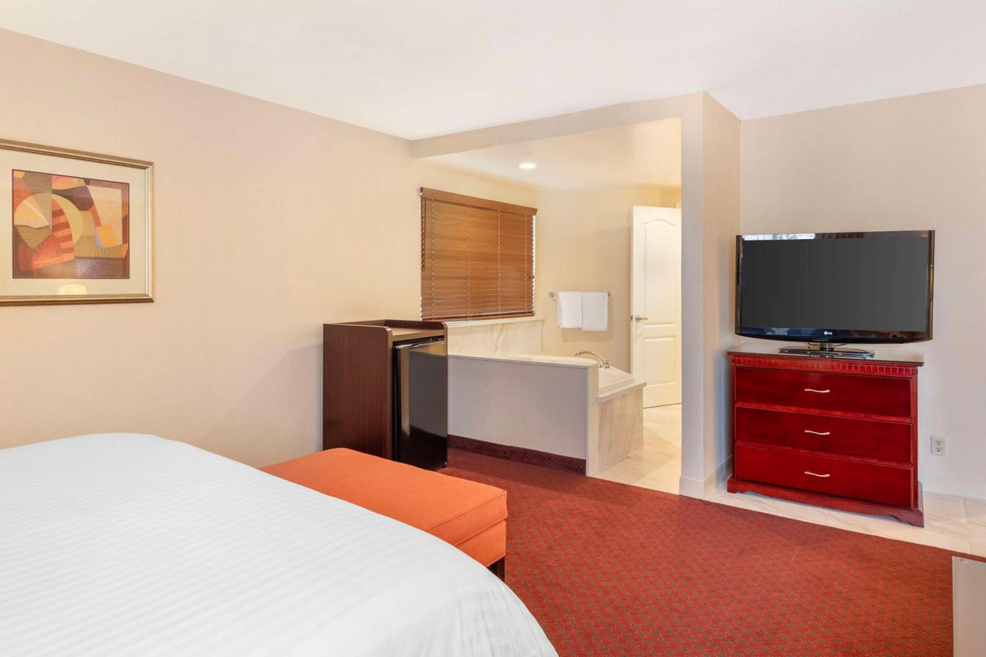 Best Western Plus West Covina Inn מראה חיצוני תמונה