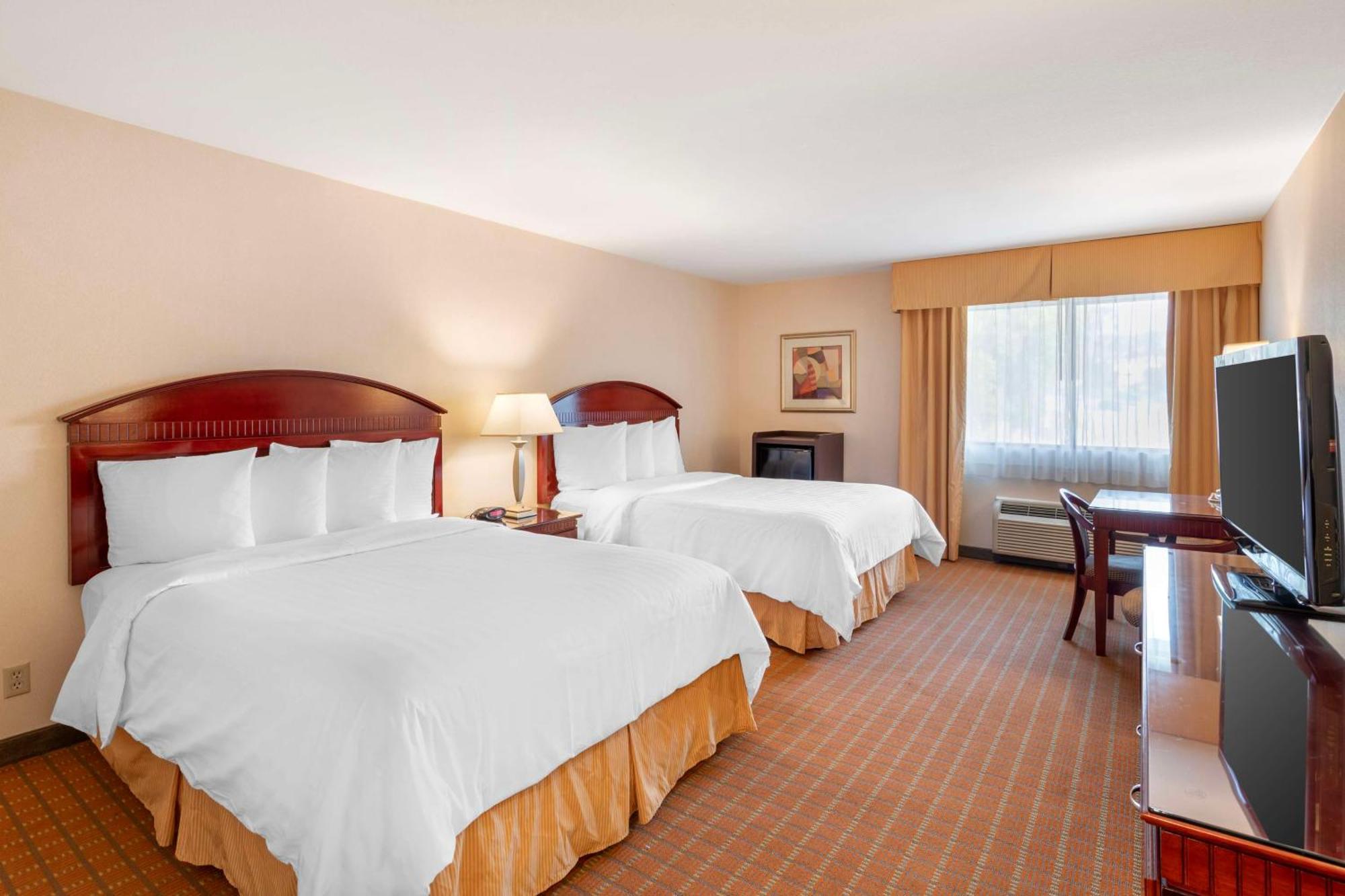 Best Western Plus West Covina Inn מראה חיצוני תמונה