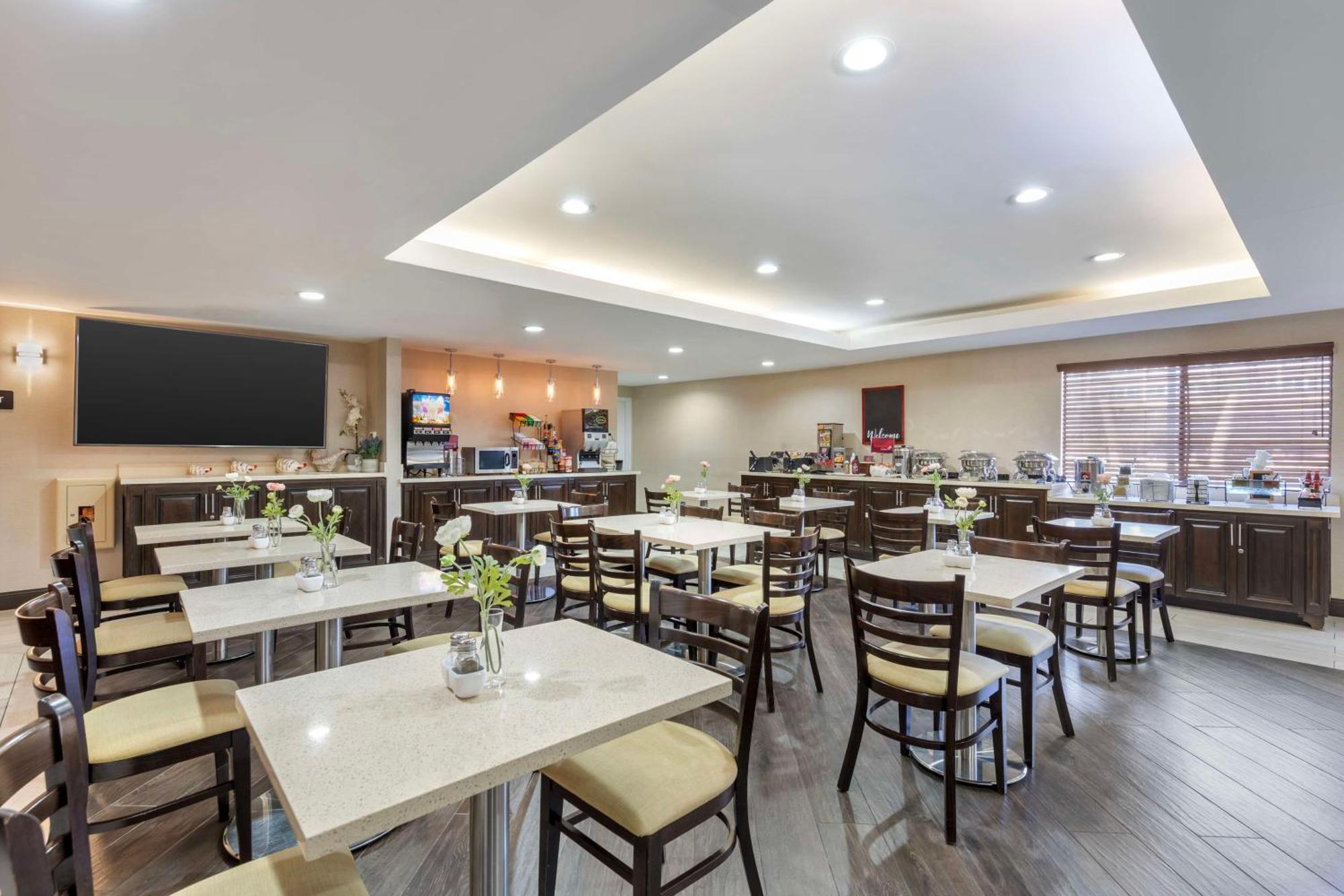 Best Western Plus West Covina Inn מראה חיצוני תמונה