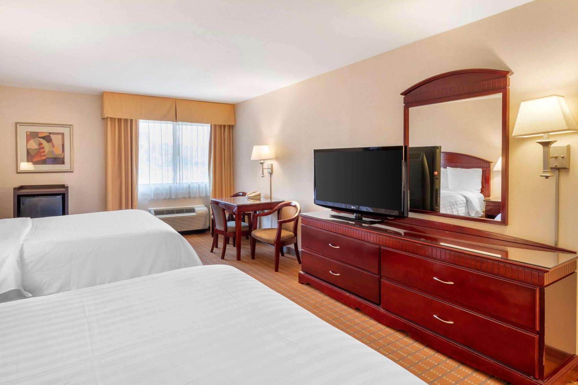 Best Western Plus West Covina Inn מראה חיצוני תמונה