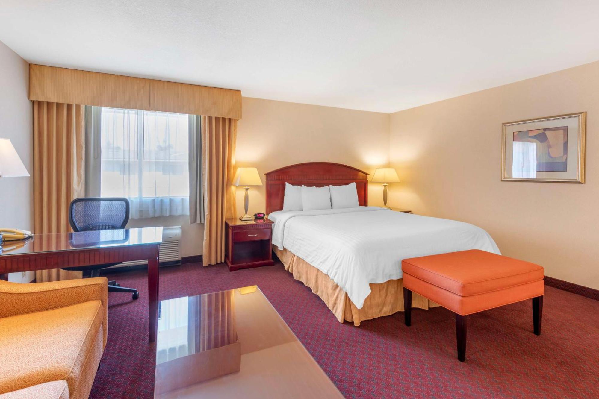 Best Western Plus West Covina Inn מראה חיצוני תמונה